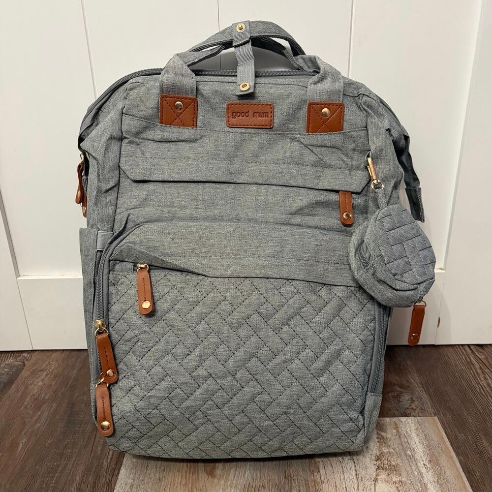 Good Mum Gray Backpack Diaper Bag Adjustable Strap changing station USB NWOT